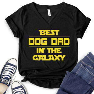 Best Dog Dad in The Galaxy T-Shirt V-Neck for Women 2